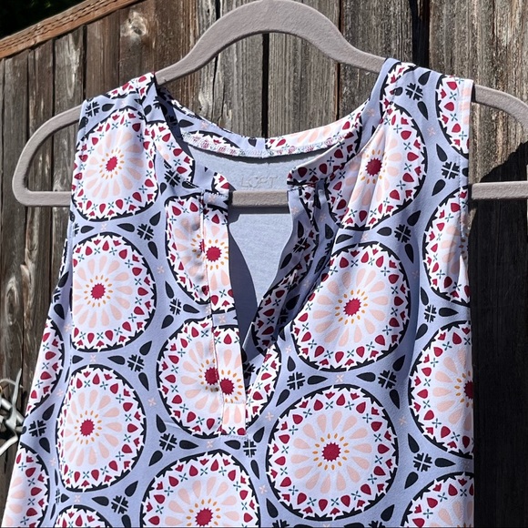 Loft sleeveless top size small - Picture 5 of 15